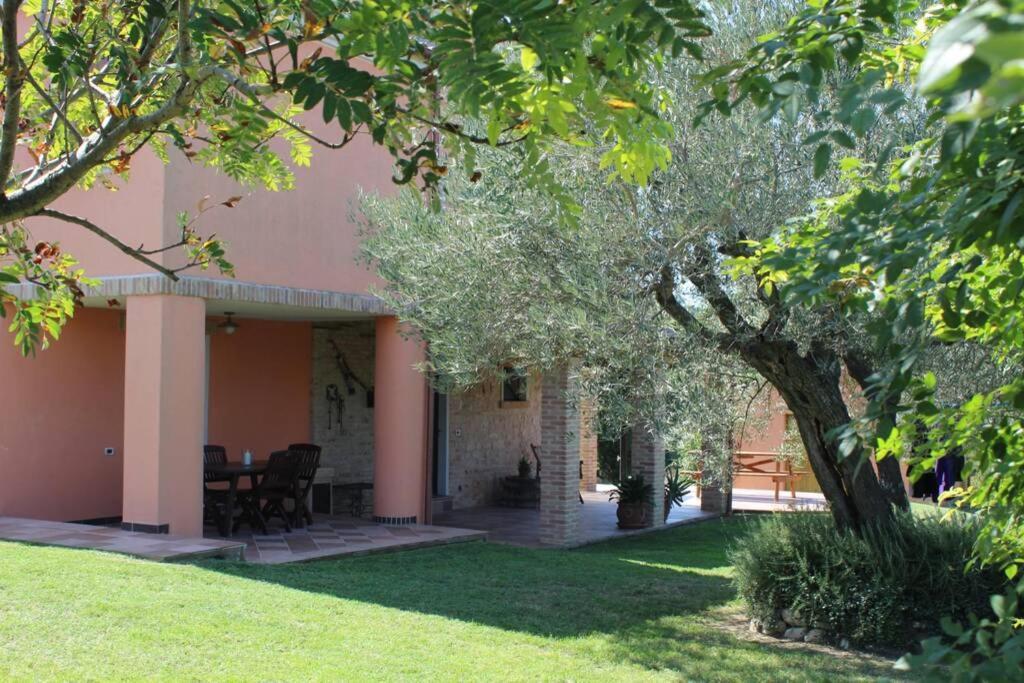 Casa Kikenda, Viaggio Nella Natura Treia Exterior foto